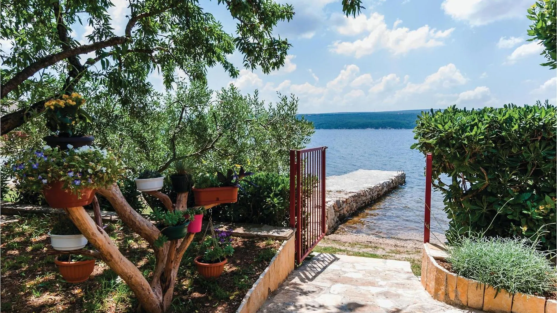 1 Bedroom Cozy Apartment In Krusevo Croatia