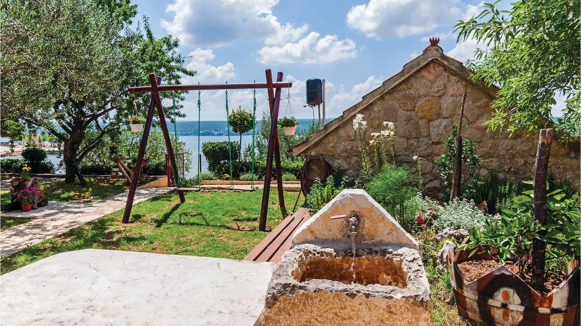 1 Bedroom Cozy Apartment In Krusevo 0*, Krusevo (Zadar)