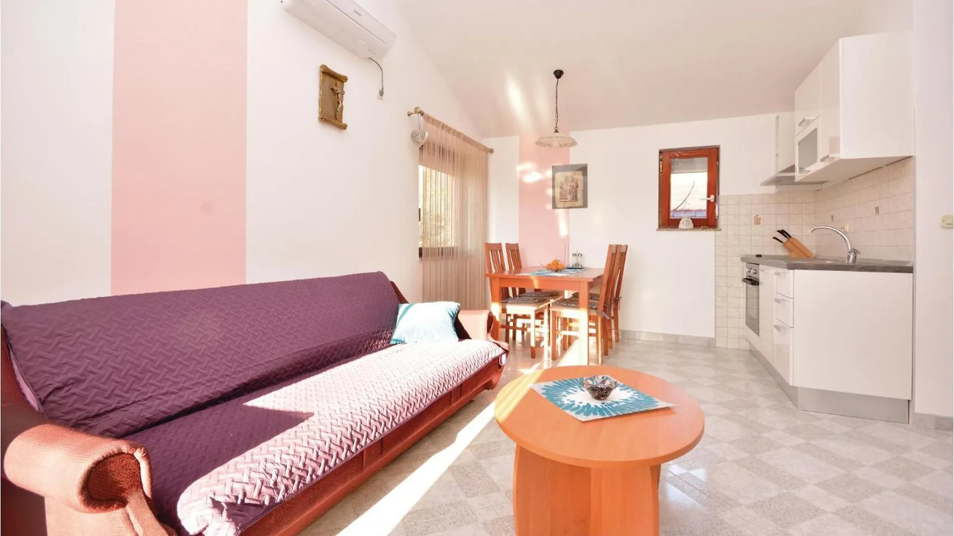 1 Bedroom Cozy Apartment In Krusevo Croatia