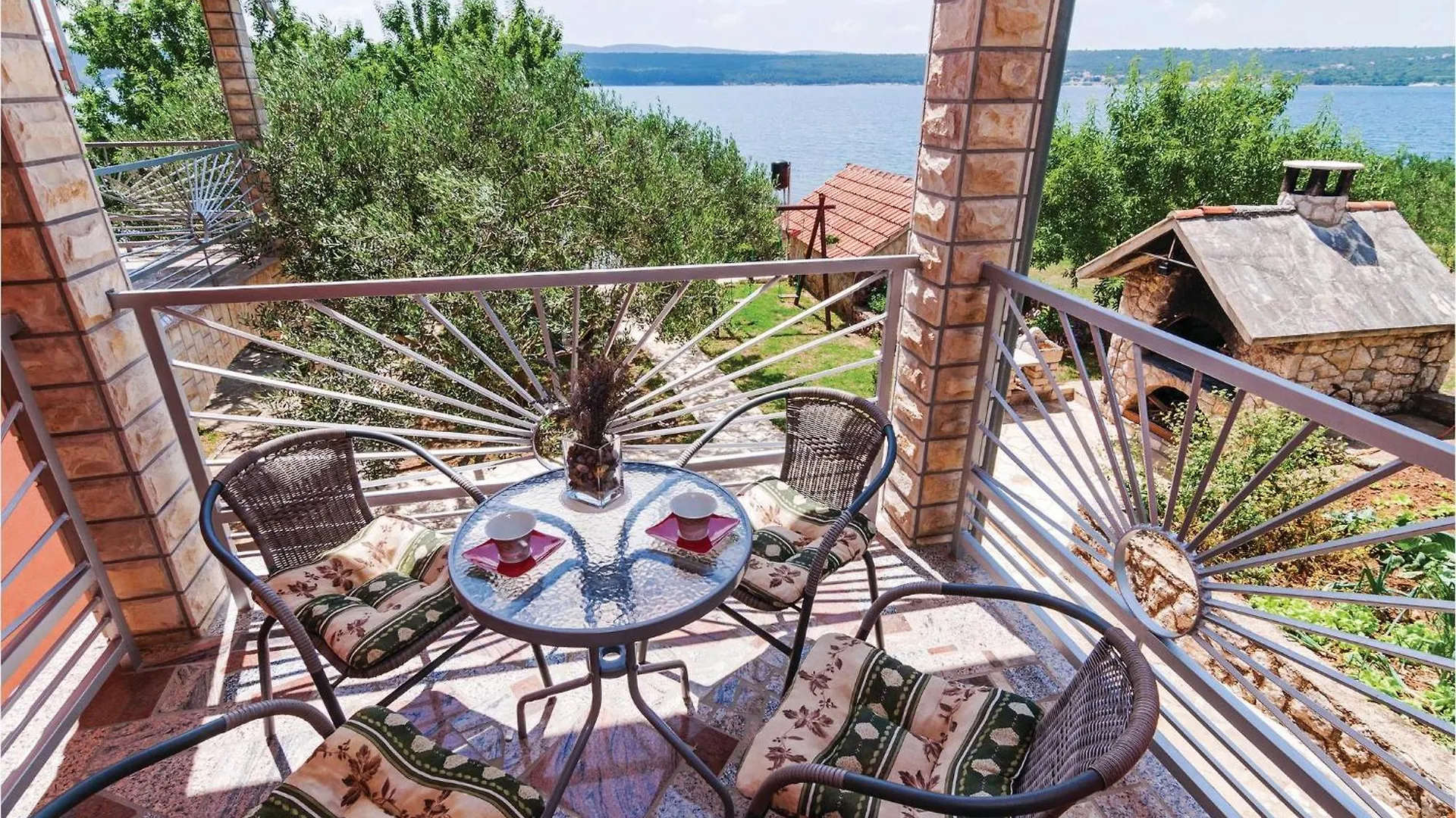 1 Bedroom Cozy Apartment In Krusevo  Krusevo (Zadar)